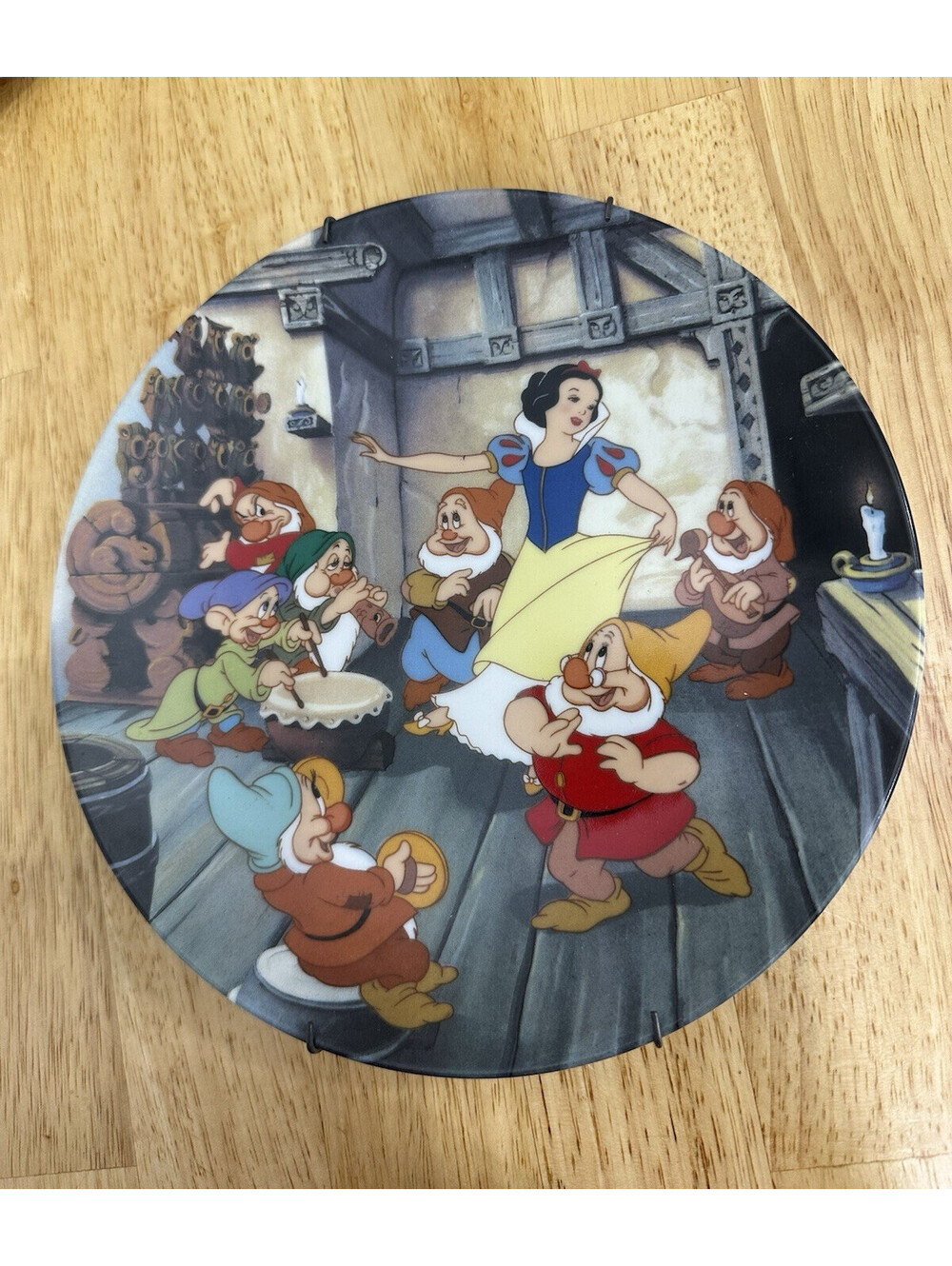 Knowles Disney Snow White and the Seven Dwarfs Collector Plate 1984